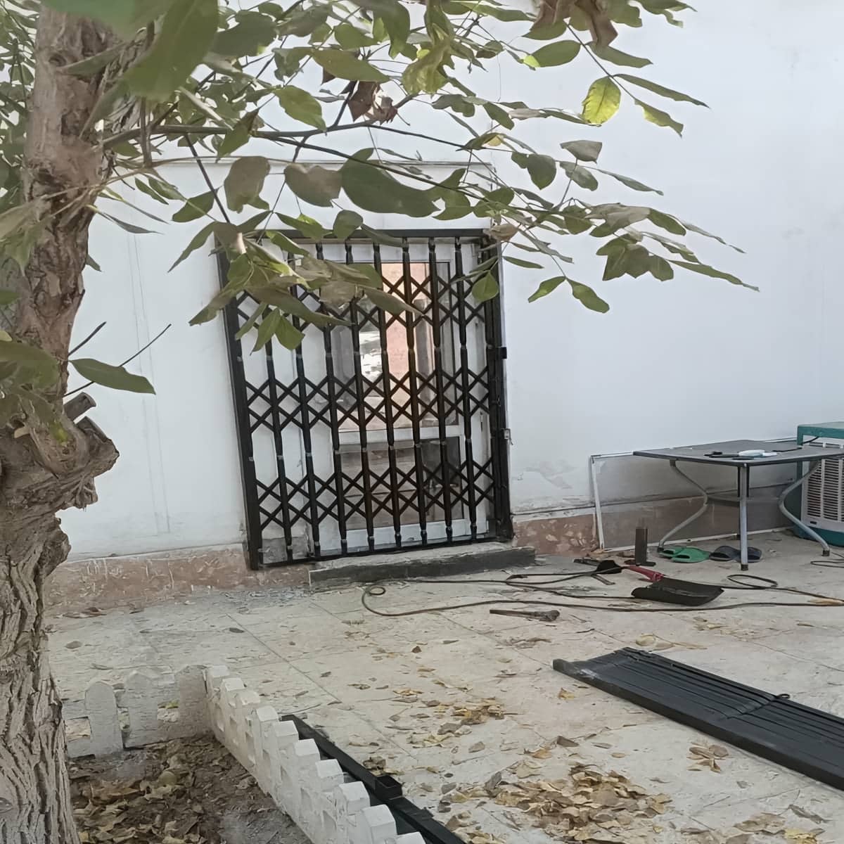 حفاظ درب آکاردئونی فلزی در سمنان مرکز عرضه حفاظ درب آکاردئونی در سمنان و حومه