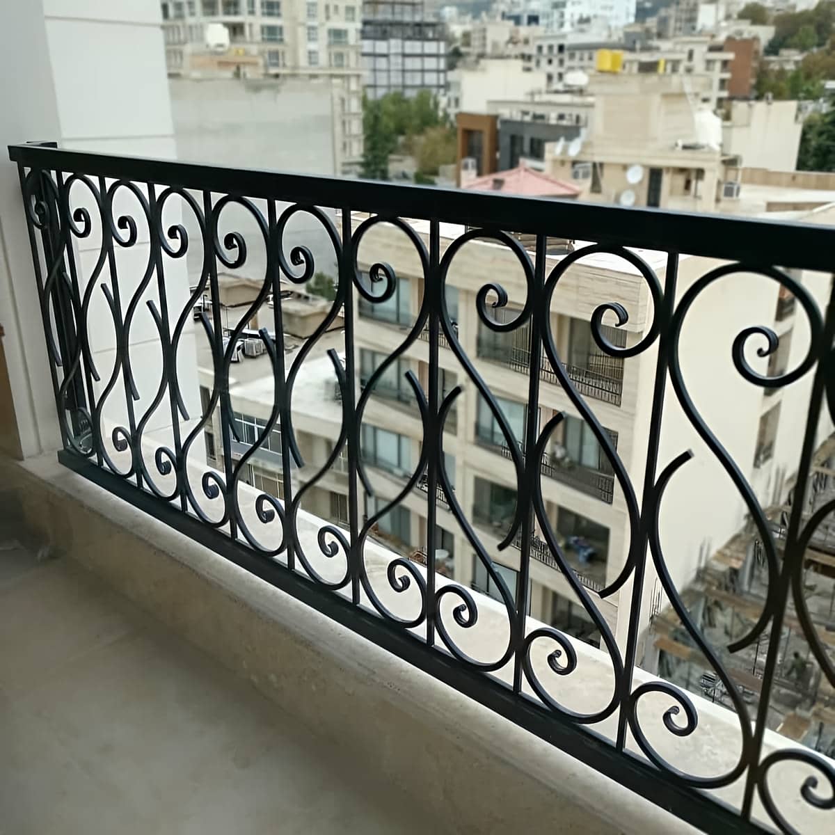نرده بالکن فلزی مشکی در گرگان مرکز فروش و سفارش نرده بالکن در گرگان و حومه